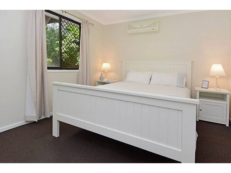 20 Lant Street, Chapel Hill QLD 4069