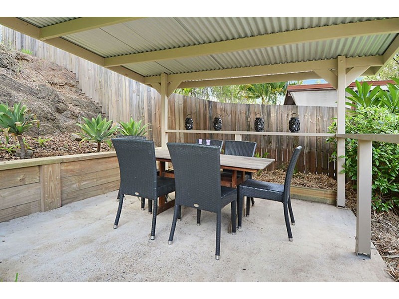 20 Lant Street, Chapel Hill QLD 4069