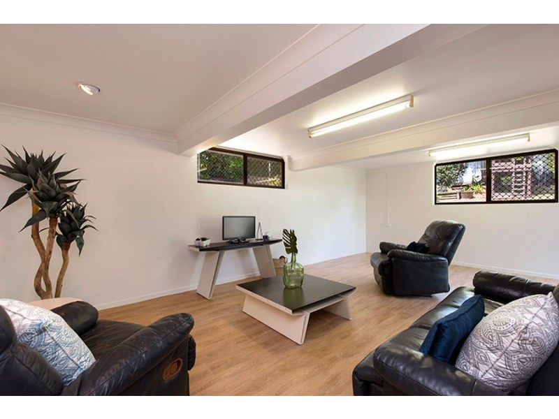 60 Octantis Street, Coorparoo QLD 4151