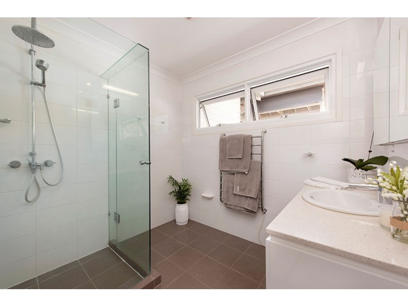 60 Octantis Street, Coorparoo QLD 4151