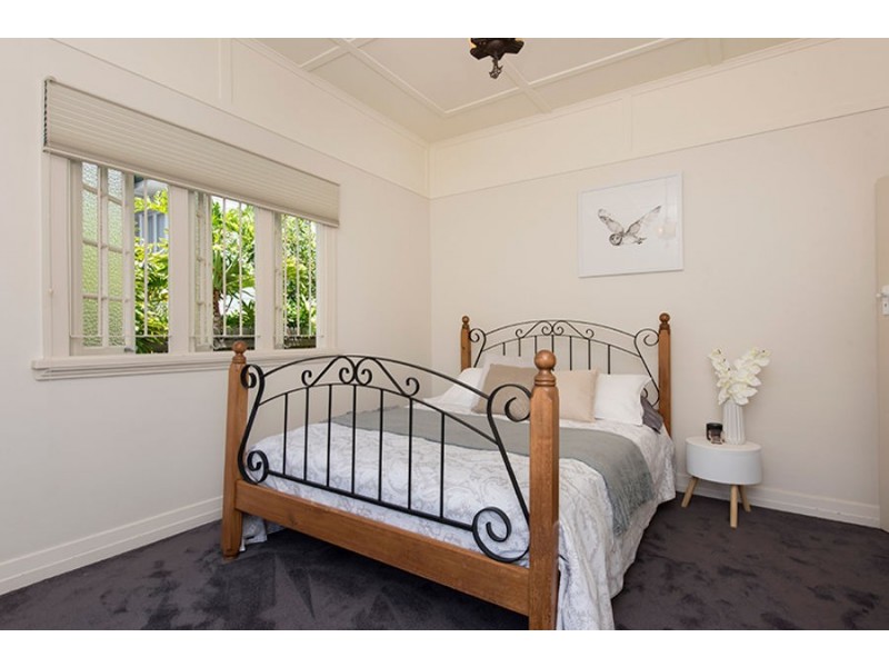 60 Octantis Street, Coorparoo QLD 4151