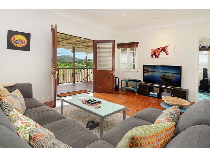 52 Provincial Rd, Holland Park QLD 4121