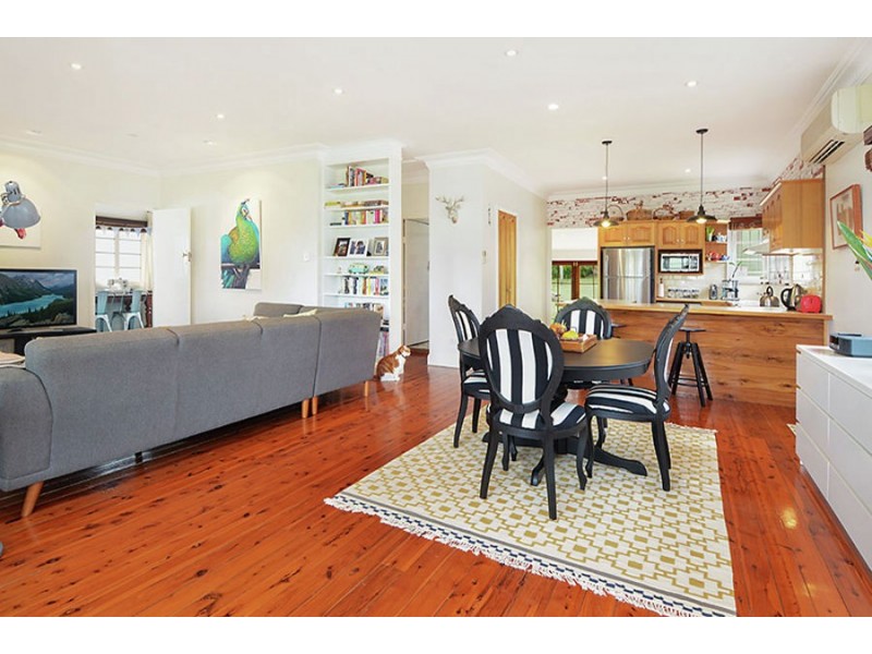 52 Provincial Rd, Holland Park QLD 4121