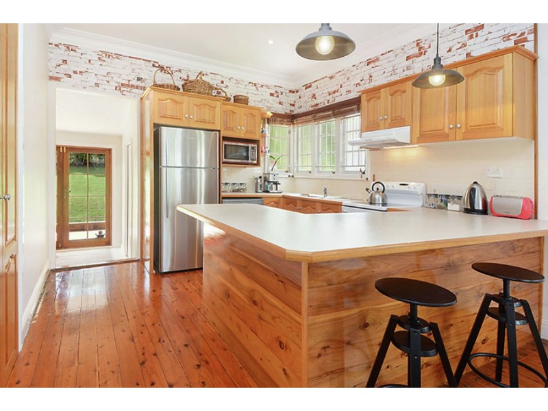 52 Provincial Rd, Holland Park QLD 4121