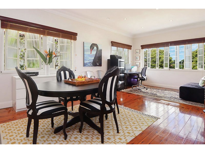 52 Provincial Rd, Holland Park QLD 4121