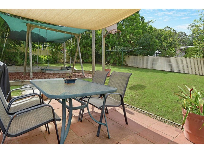 52 Provincial Rd, Holland Park QLD 4121