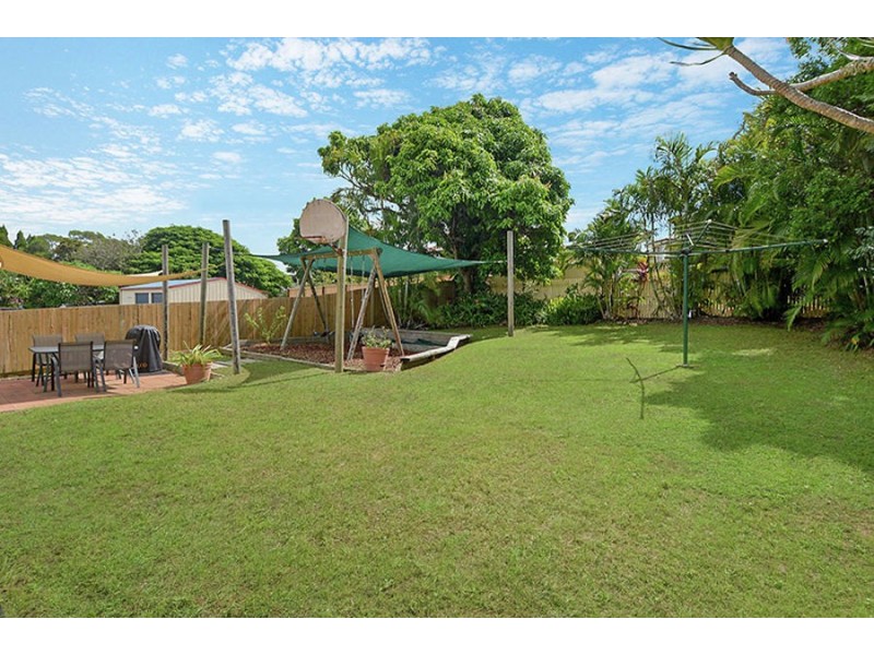 52 Provincial Rd, Holland Park QLD 4121