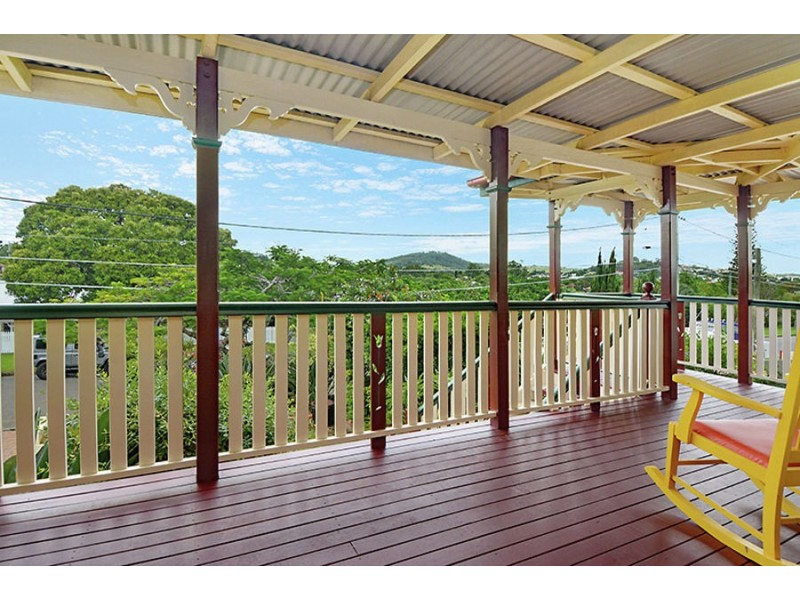 52 Provincial Rd, Holland Park QLD 4121