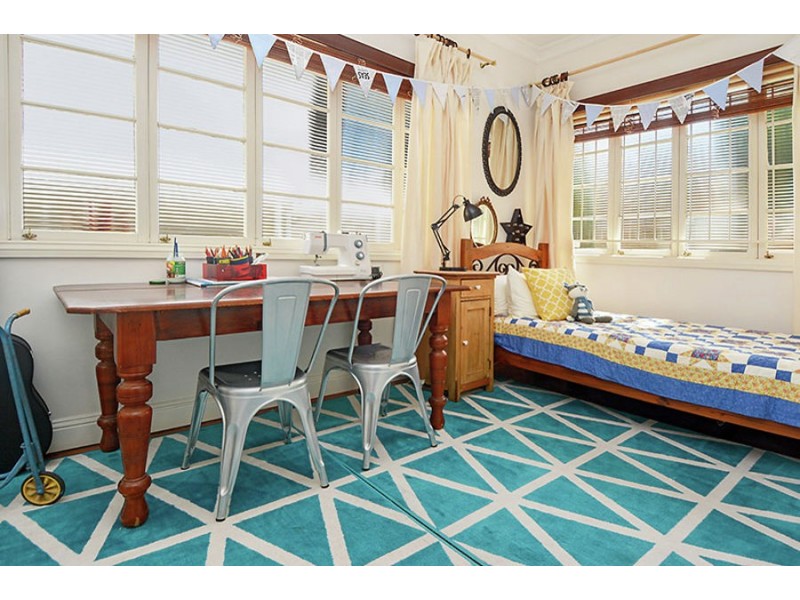 52 Provincial Rd, Holland Park QLD 4121