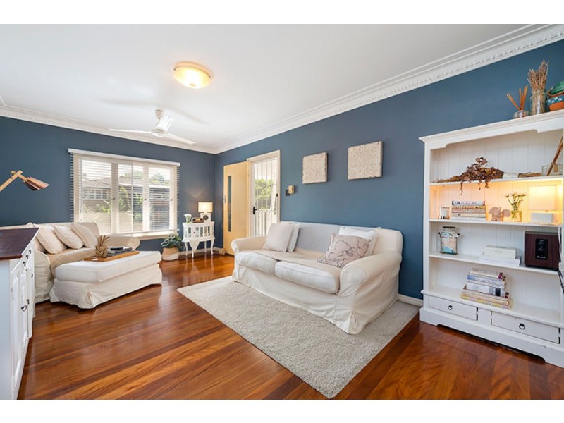 28 Latimer Street, Holland Park QLD 4121