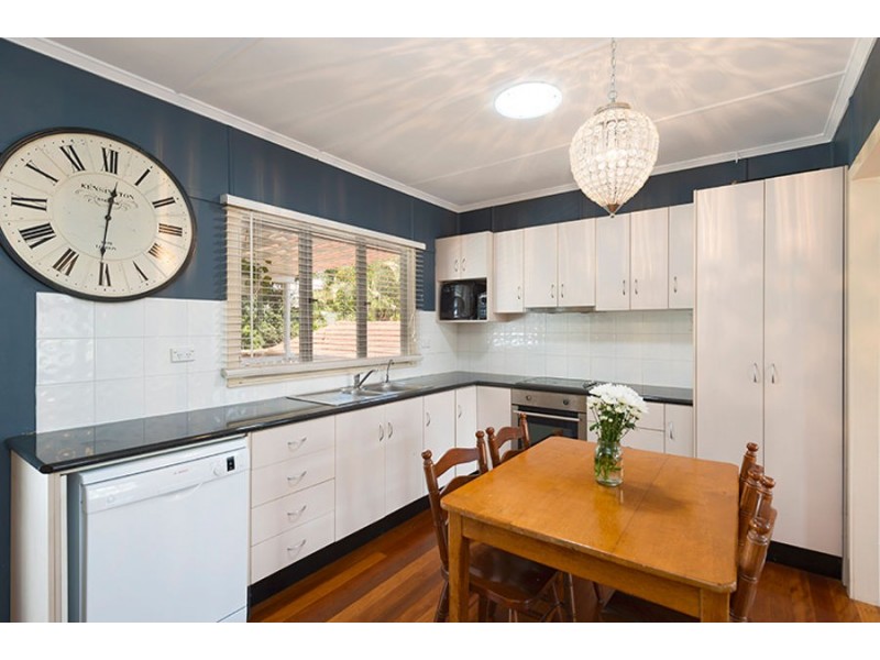 28 Latimer Street, Holland Park QLD 4121