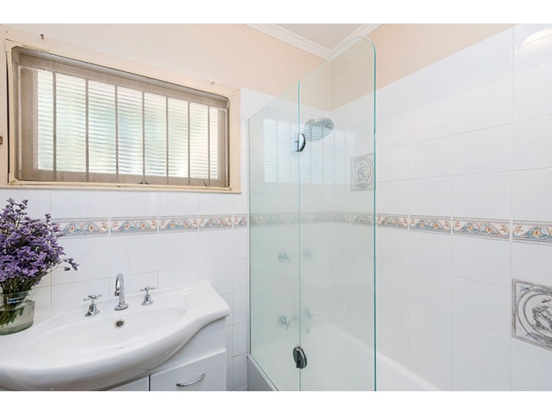 28 Latimer Street, Holland Park QLD 4121