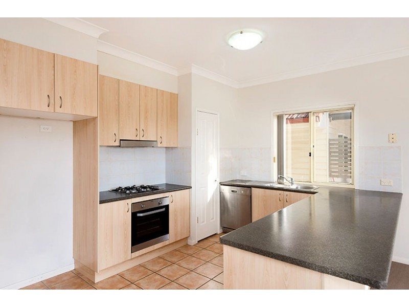 27 Boronia Avenue, Holland Park West QLD 4121