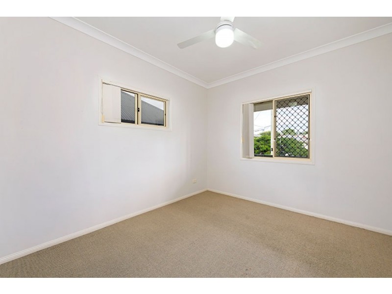 27 Boronia Avenue, Holland Park West QLD 4121