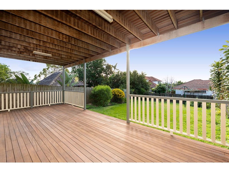 27 Boronia Avenue, Holland Park West QLD 4121