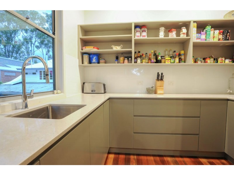 3 Follington Crescent, Coorparoo QLD 4151