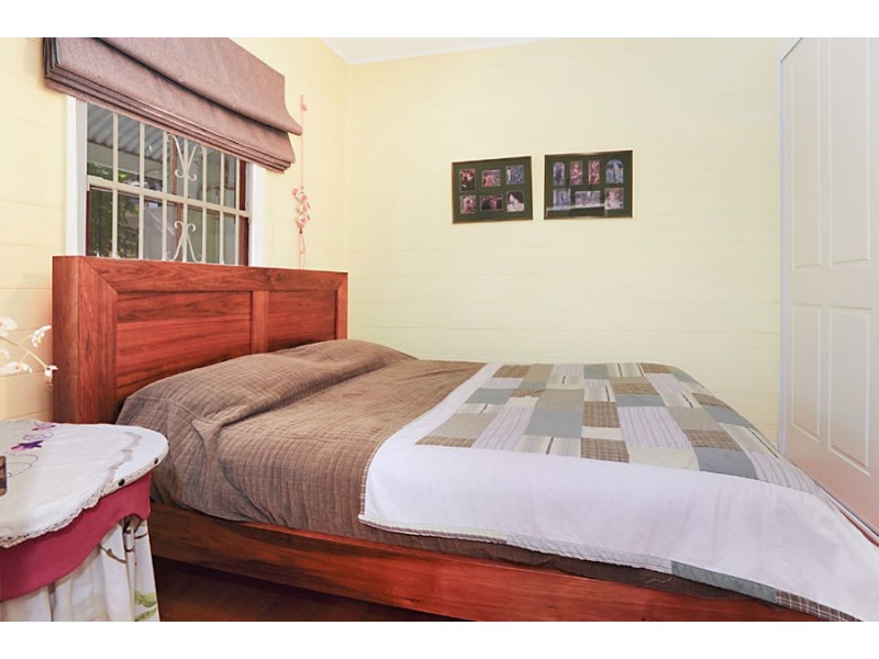 2 42 Mark Lane, Kangaroo Point QLD 4169