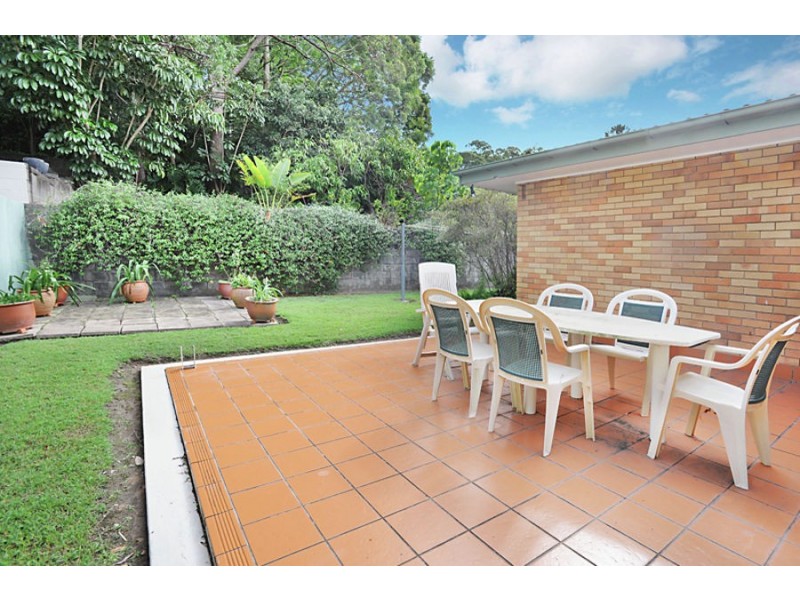 5 Dobbs St, Holland Park West QLD 4121