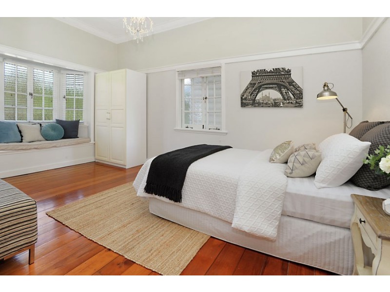 24 Waite Street, Norman Park QLD 4170