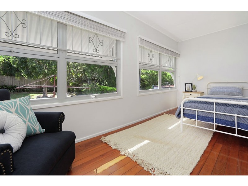 24 Waite Street, Norman Park QLD 4170