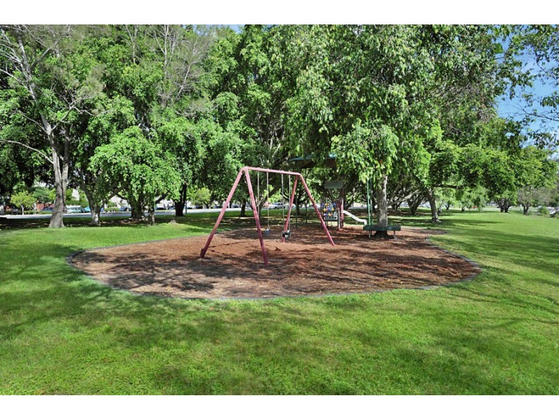 24 Waite Street, Norman Park QLD 4170