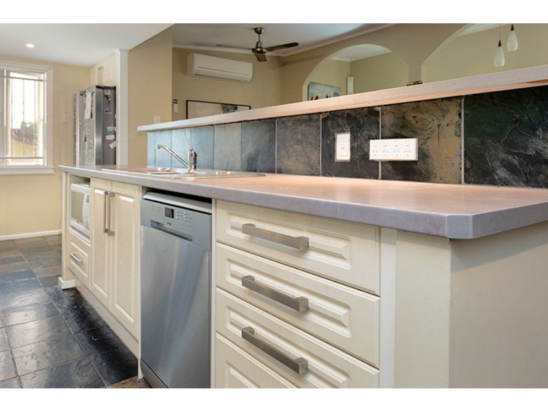 421 Nursery Road, Holland Park QLD 4121