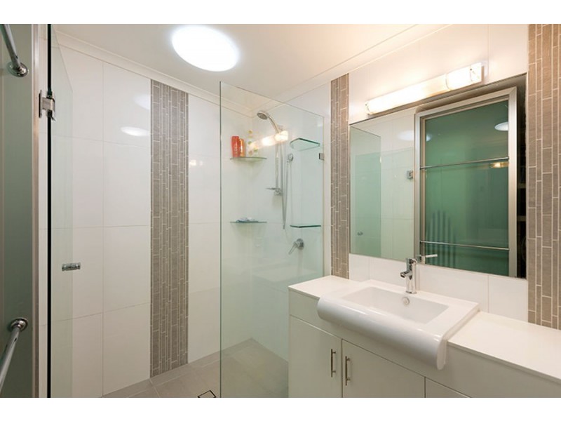 421 Nursery Road, Holland Park QLD 4121