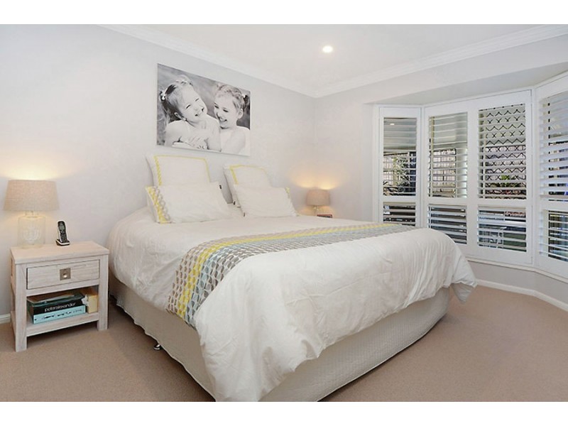 15 Clearmount Crescent, Carindale QLD 4152