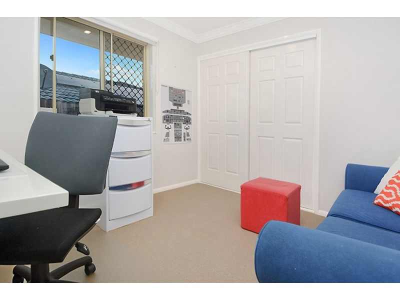 15 Clearmount Crescent, Carindale QLD 4152