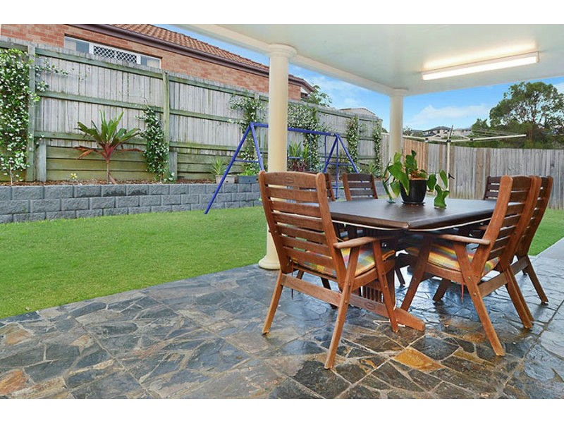 15 Clearmount Crescent, Carindale QLD 4152