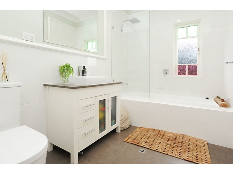 17 Royds Street, Carina QLD 4152