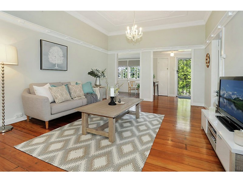 24 Waite Street, Norman Park QLD 4170