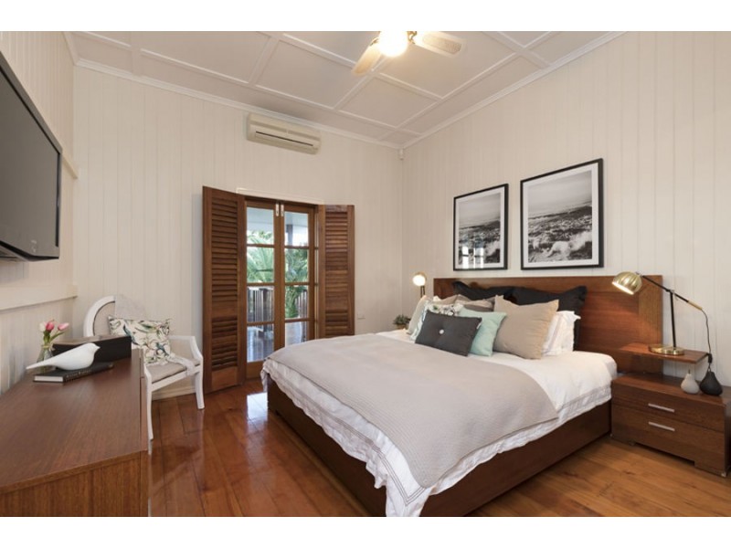 314 Cornwall Street, Greenslopes QLD 4120