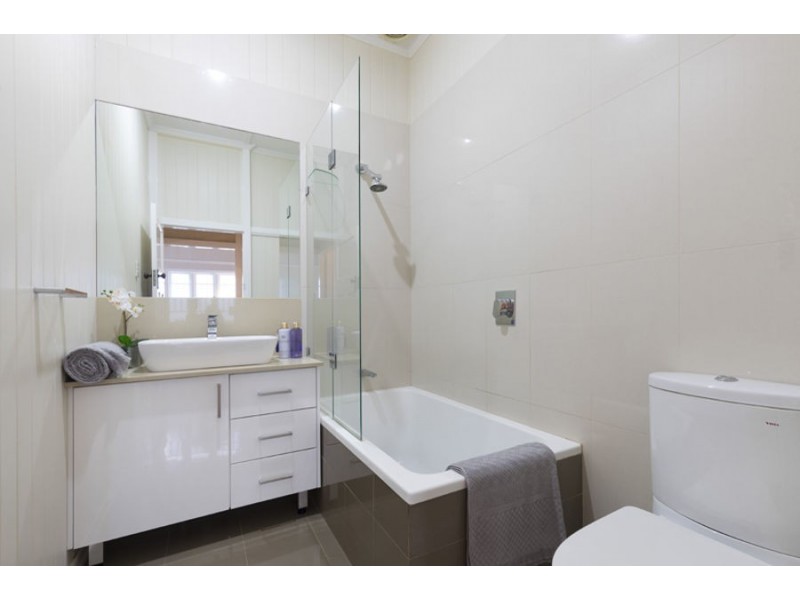 314 Cornwall Street, Greenslopes QLD 4120