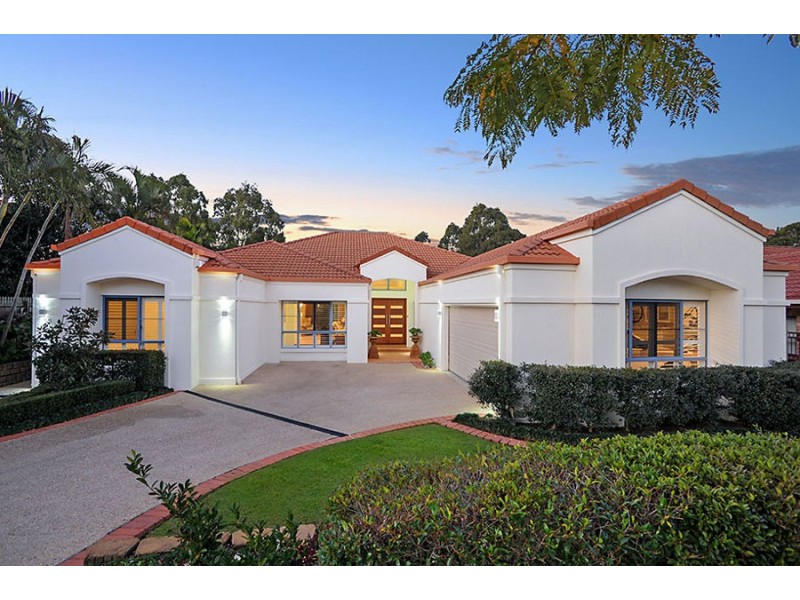 16 Newbury Place, Carindale QLD 4152