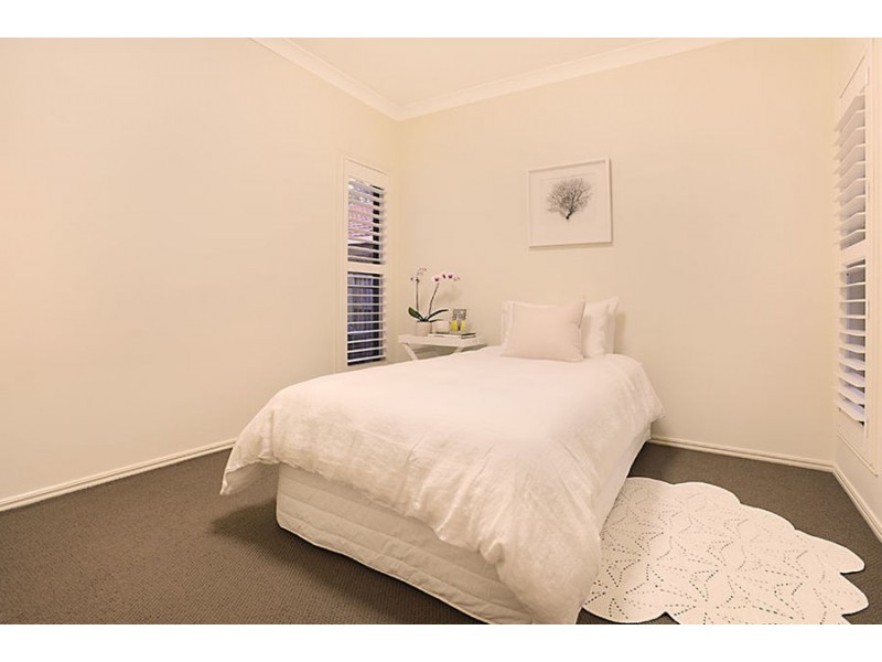 16 Newbury Place, Carindale QLD 4152