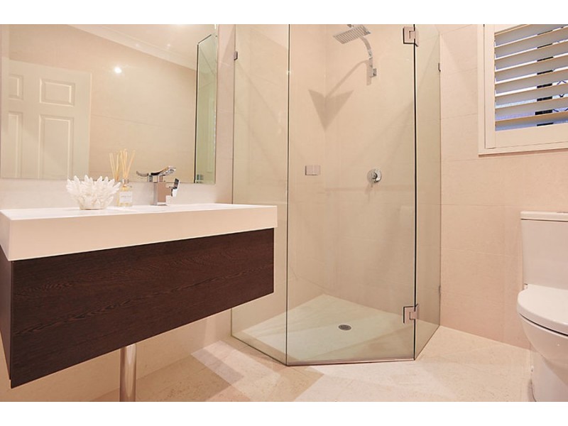 16 Newbury Place, Carindale QLD 4152