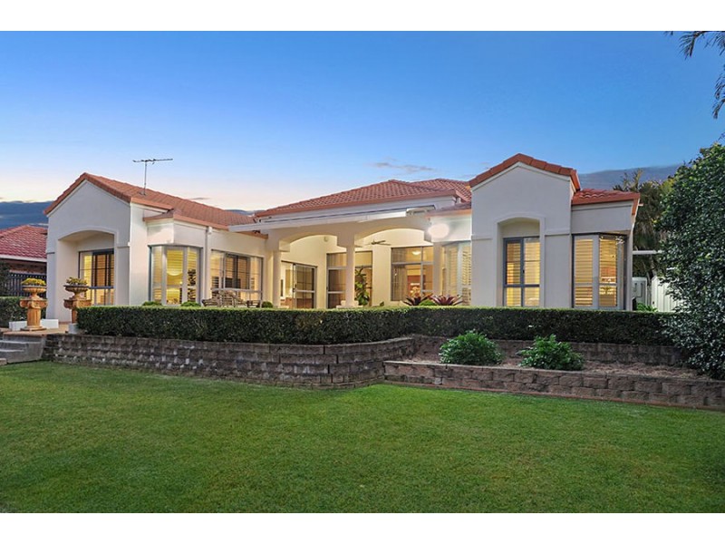 16 Newbury Place, Carindale QLD 4152