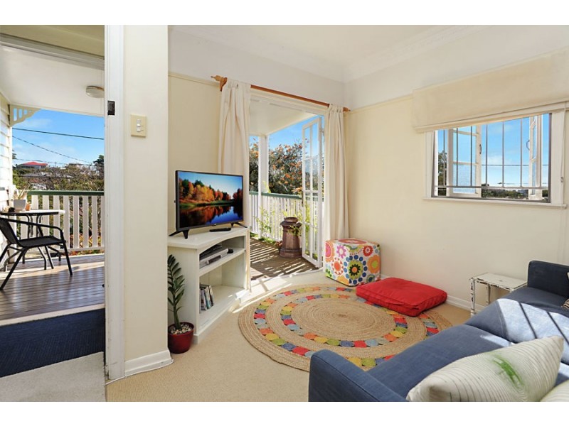 35 Barradine Street, Greenslopes QLD 4120