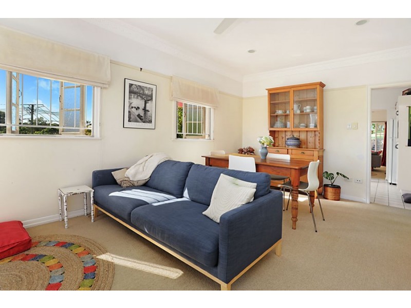 35 Barradine Street, Greenslopes QLD 4120