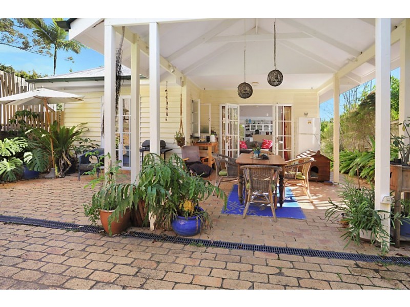 35 Barradine Street, Greenslopes QLD 4120