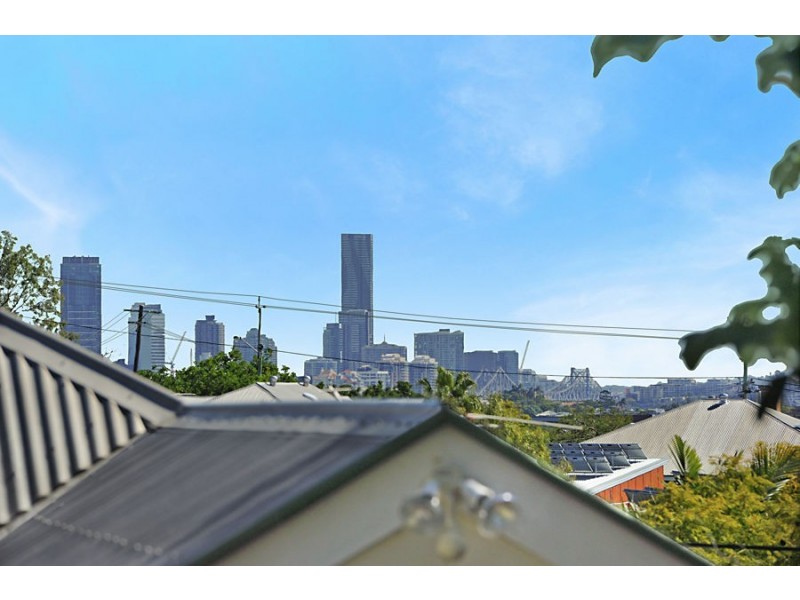 35 Barradine Street, Greenslopes QLD 4120