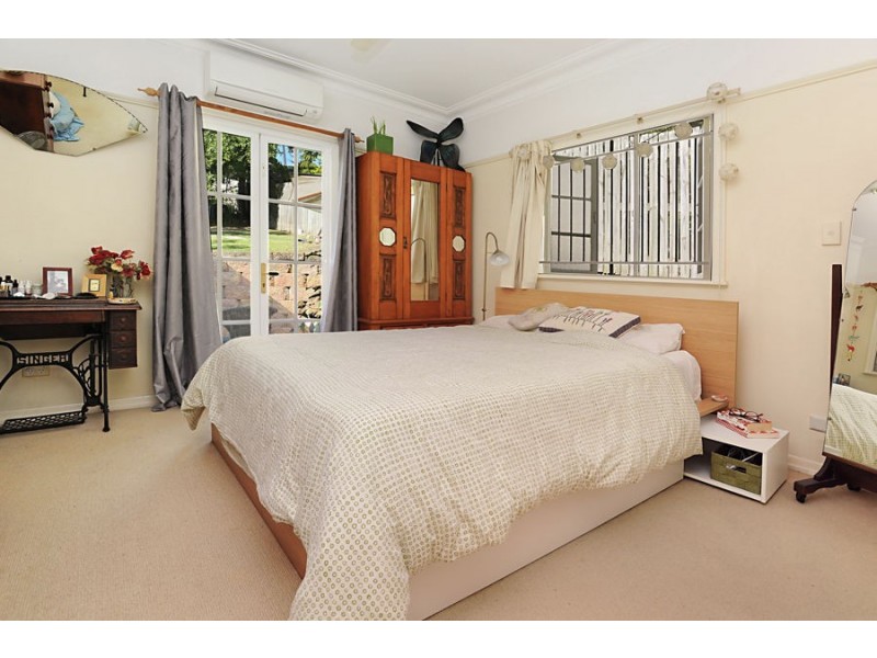 35 Barradine Street, Greenslopes QLD 4120