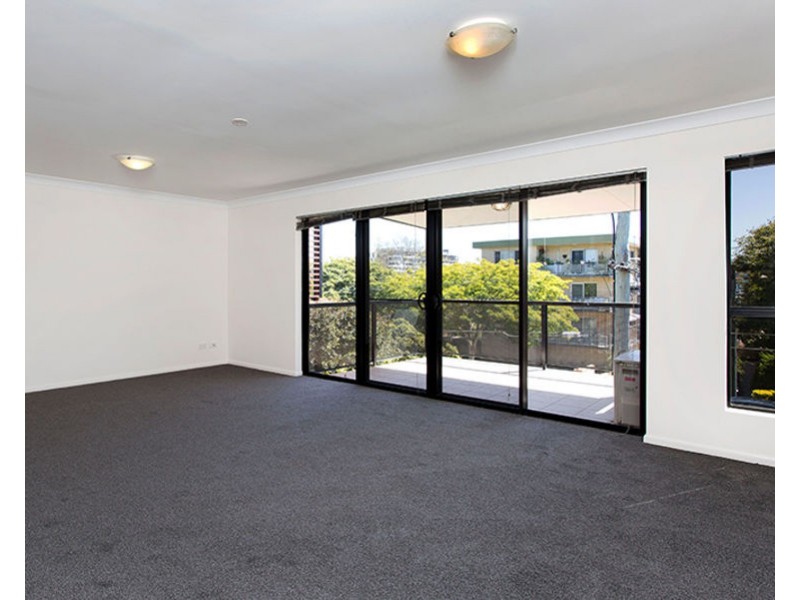 39/11 Kitchener Street, Coorparoo QLD 4151