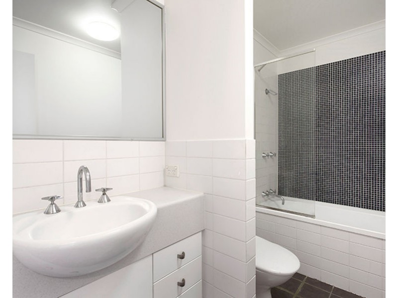 39/11 Kitchener Street, Coorparoo QLD 4151