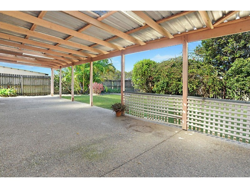 8 Marty st, Wynnum West QLD 4178