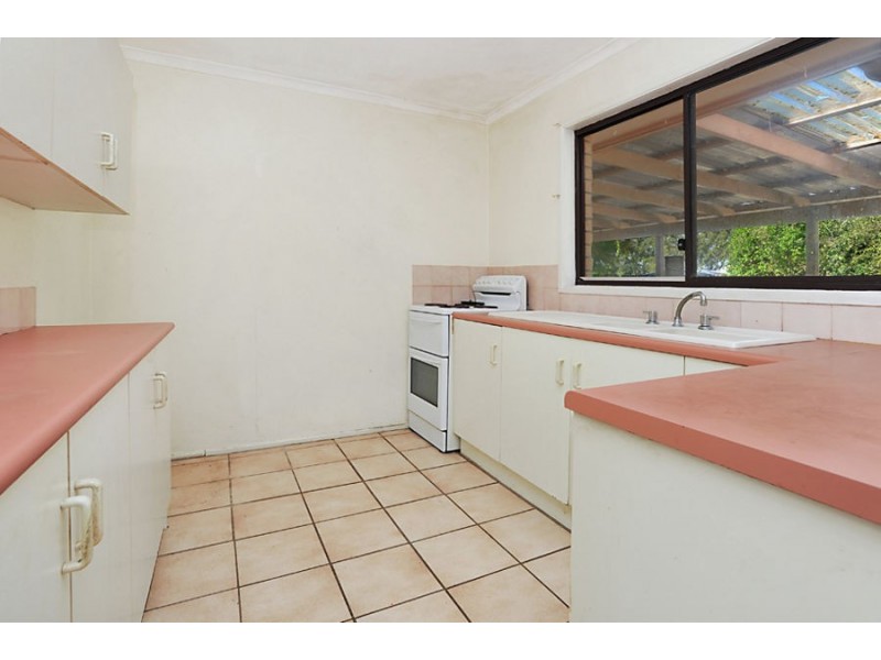 8 Marty st, Wynnum West QLD 4178