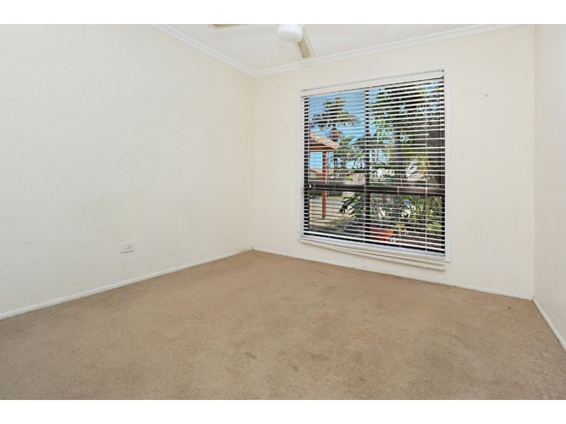 8 Marty st, Wynnum West QLD 4178