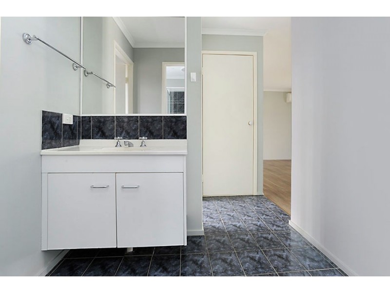 10 Pinto Ct, Yamanto QLD 4305