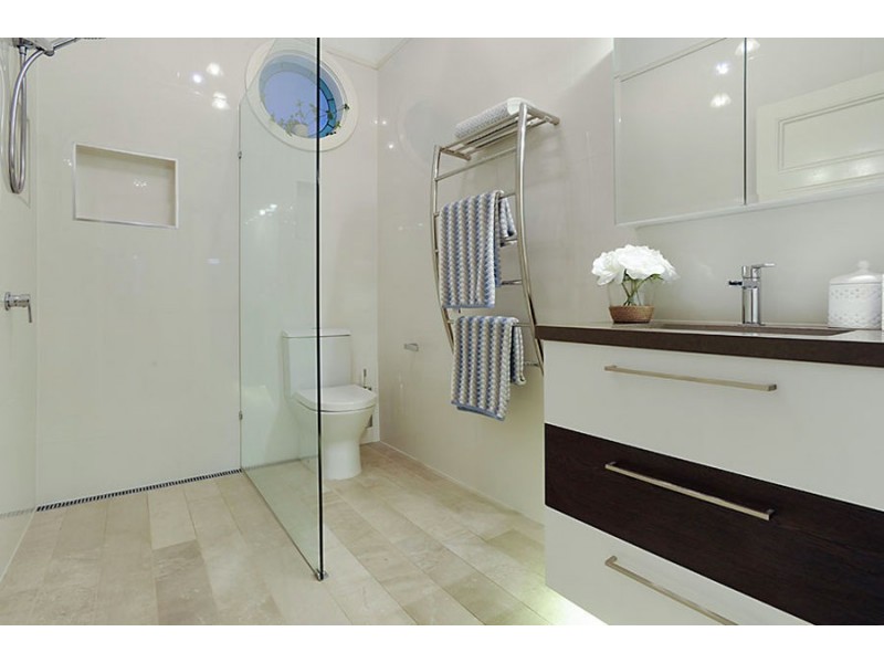 420 Upper Cornwall St, Coorparoo QLD 4151